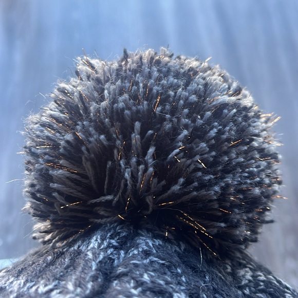 Adidas Knitted Beanie | Gray | One Size - Picture 4 of 5